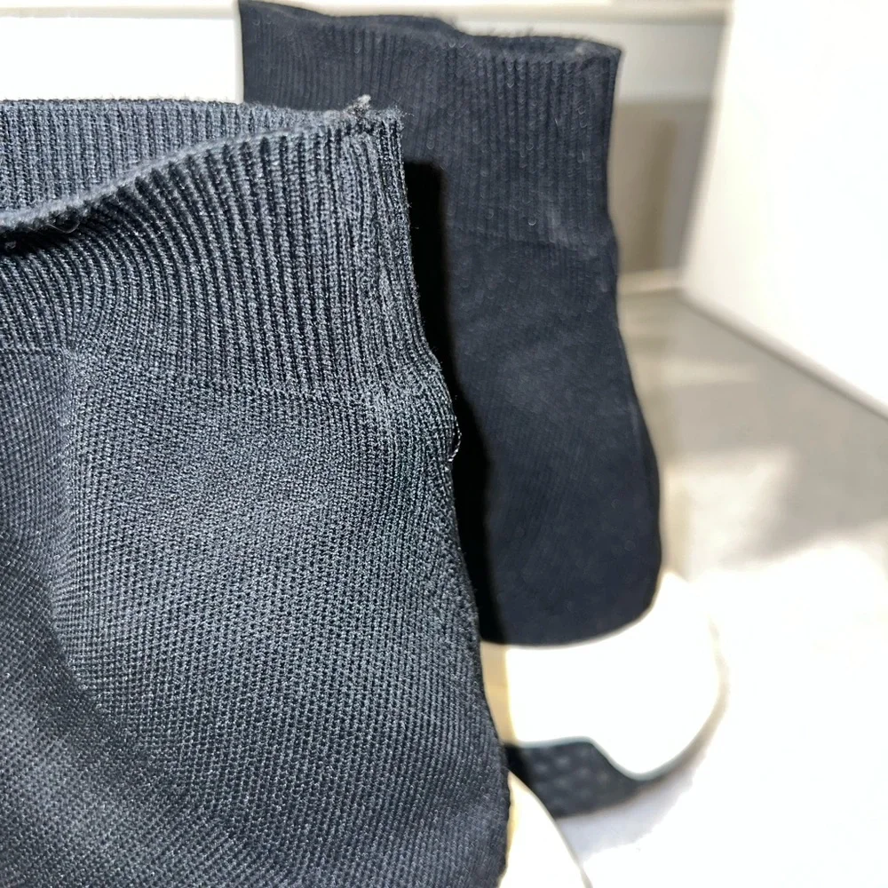 Balenciaga Black and White Knit Sneakers - Picture 7 of 12